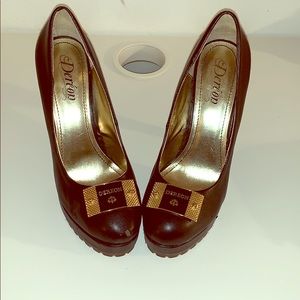 Dereon Stacked platforms .. “Lunch Break”